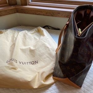 Louis Vuitton Authentic tote